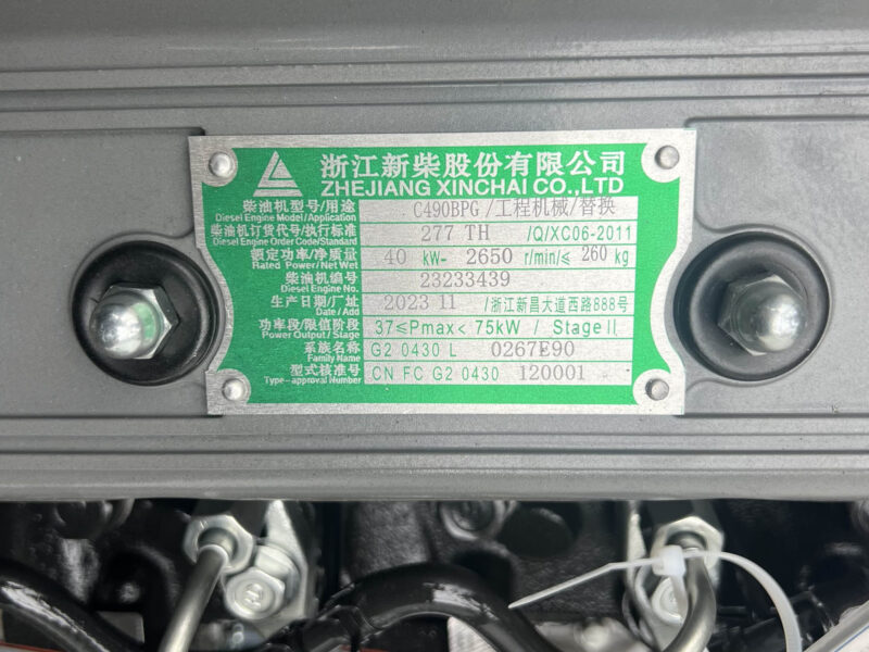 liugong e25-14 động cơ xinchai a490