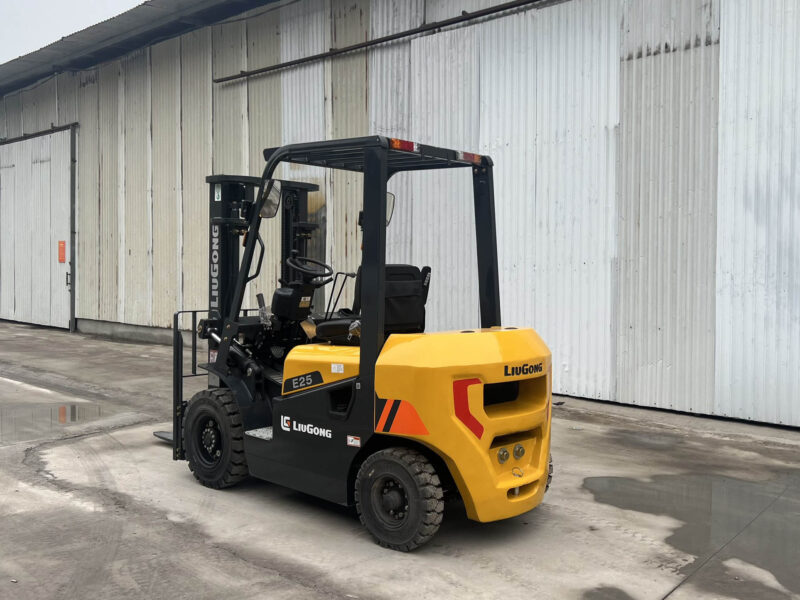 liugong e25-2 xe nâng liugong giá rẻ