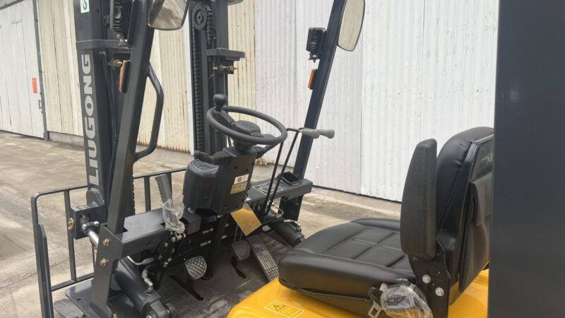 xe nâng liugong cpcd25