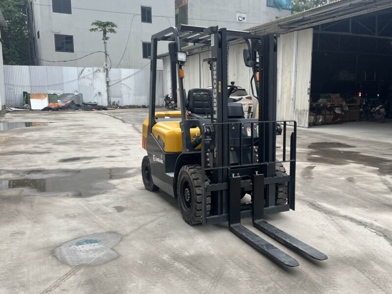 liugong e25-8 xe nâng liugong 2.5 tấn